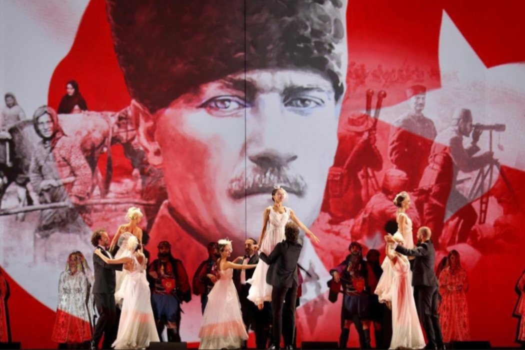 Eylül Esintisi - Cumhuriyetimizin 102. Yılı Kutlu Olsun